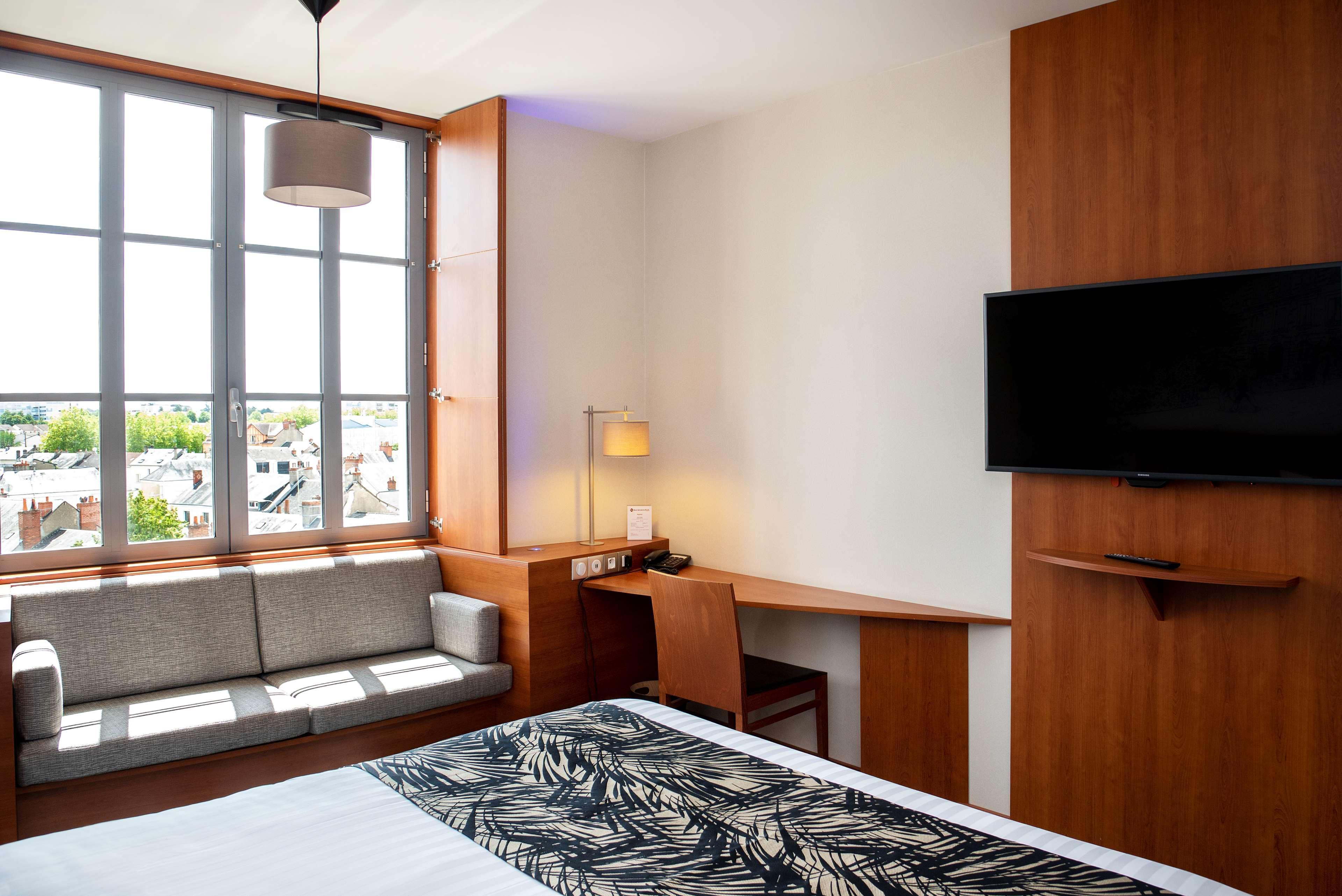 Best Western Plus Hotel Colbert Шатору Экстерьер фото