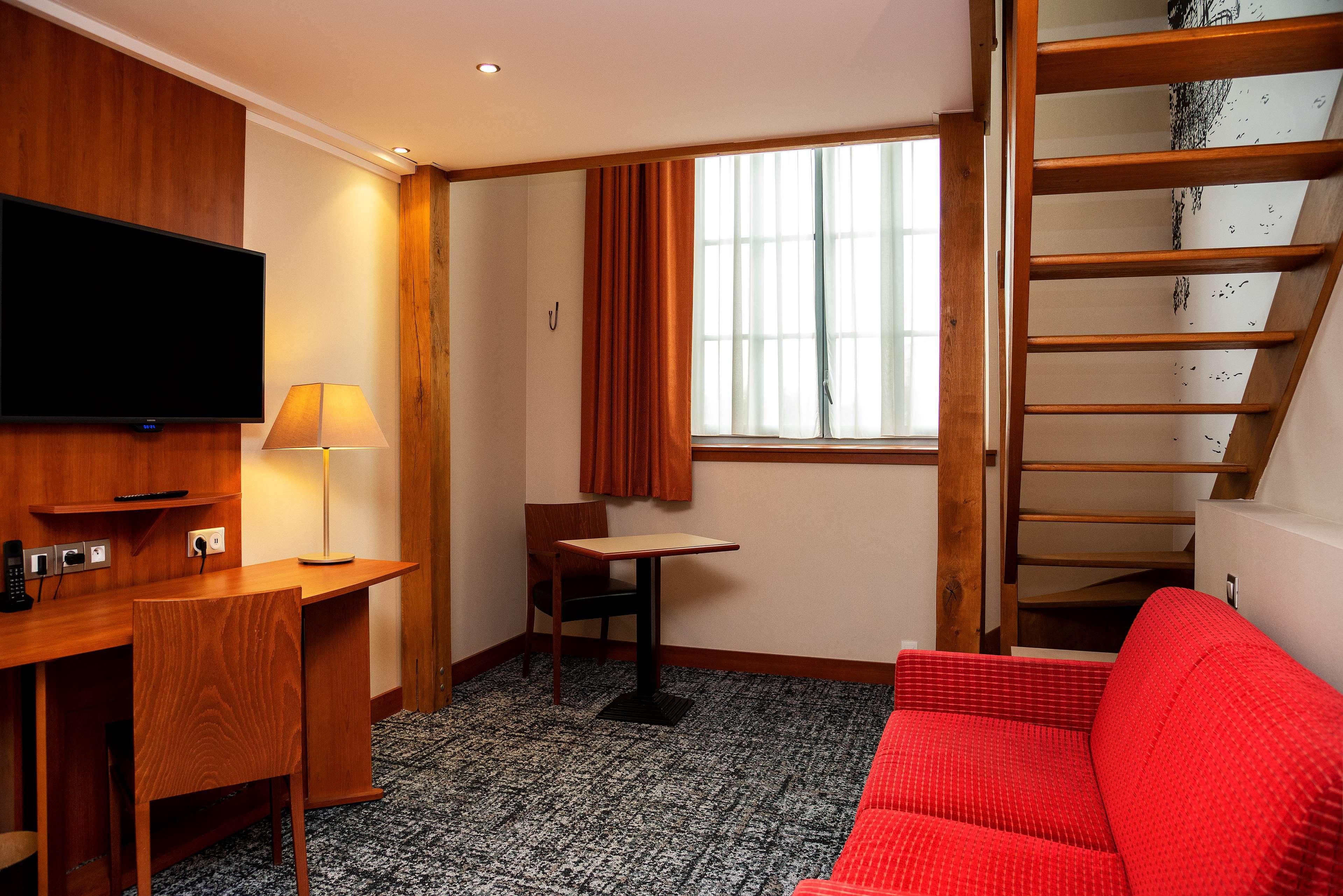 Best Western Plus Hotel Colbert Шатору Экстерьер фото