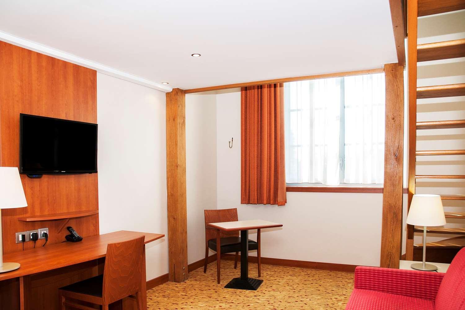 Best Western Plus Hotel Colbert Шатору Экстерьер фото