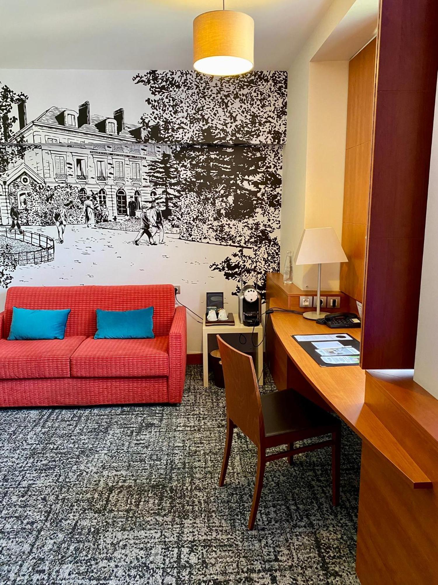 Best Western Plus Hotel Colbert Шатору Экстерьер фото