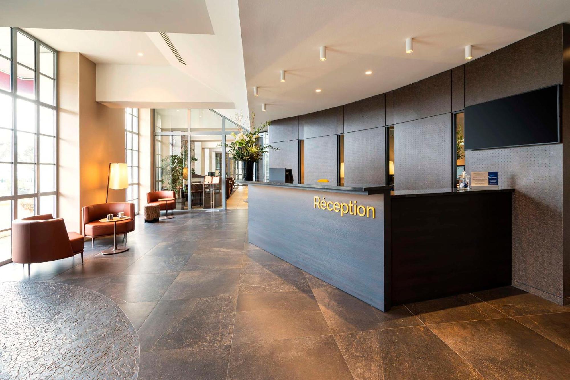 Best Western Plus Hotel Colbert Шатору Экстерьер фото